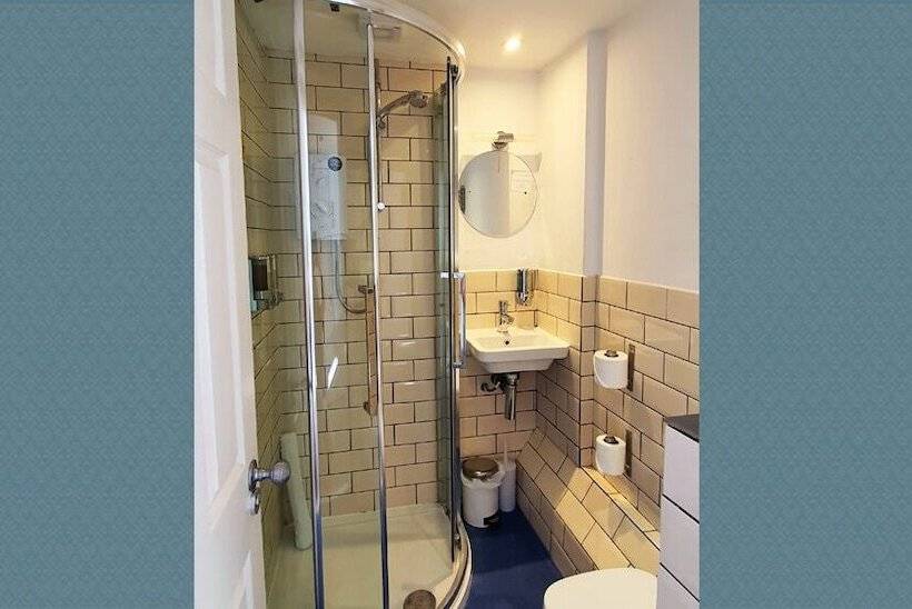 スタンダードルーム, Churchill Guest House