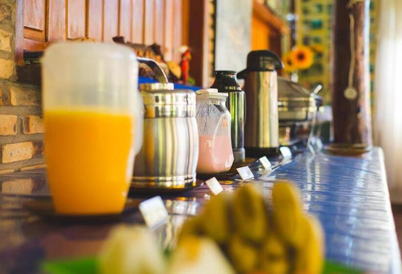 اتاق استاندارد چهار تخته, Pousada Do Peralta