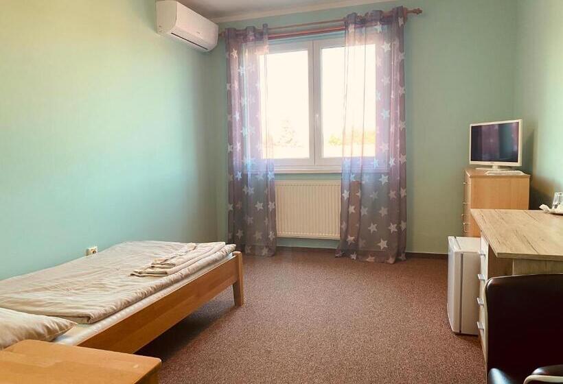 Standard Egyágyas Szoba, Rusovsky Penzion