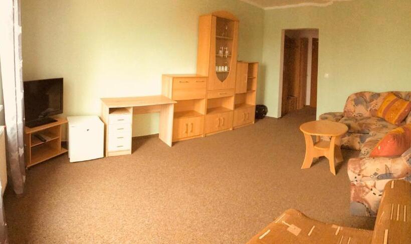 Lakosztály, Rusovsky Penzion