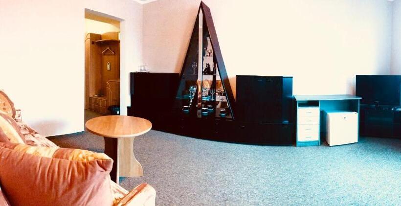 Lakosztály, Rusovsky Penzion