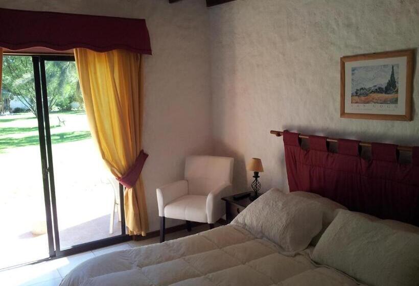 شقة غرفة واحدة, Stellamar Apart