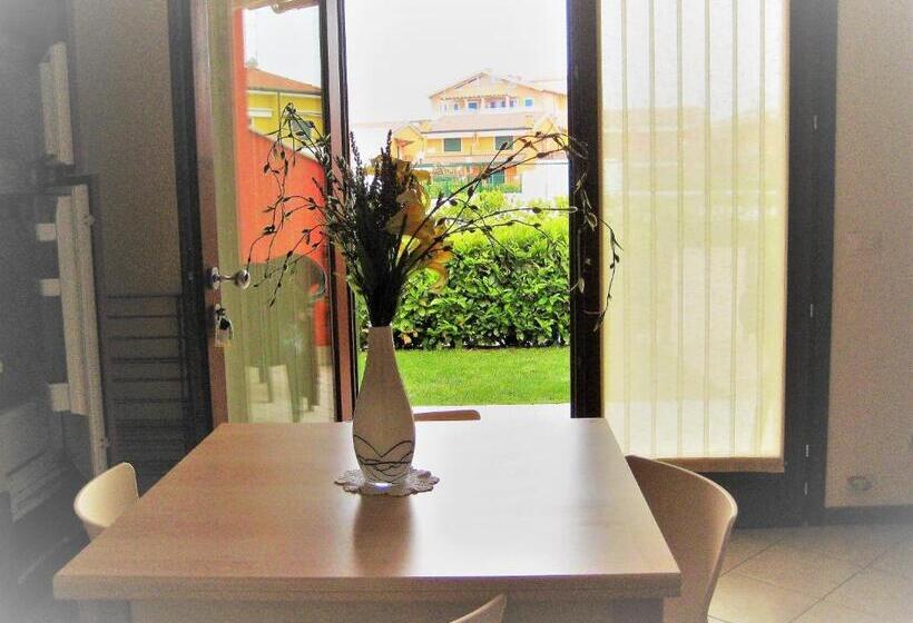 غرفة قياسية رباعية مطلة على الحديقة, Apartments Villaggio Dei Fiori Extra Luxury 4 Stars   Great Family Resort   Petz Friendly   With Hyp