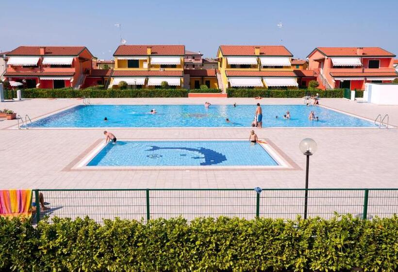 Quarto Quadruple Standart Vista Jardim, Apartments Villaggio Dei Fiori Extra Luxury 4 Stars   Great Family Resort   Petz Friendly   With Hyp