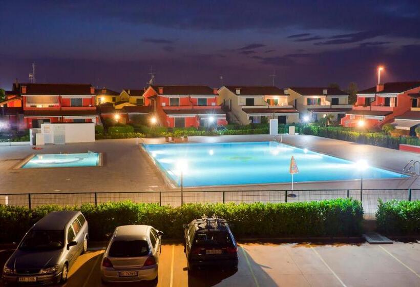 Apartamento 1 Quarto Rés-do-chão, Apartments Villaggio Dei Fiori Extra Luxury 4 Stars   Great Family Resort   Petz Friendly   With Hyp