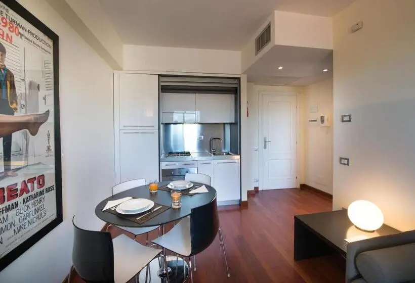 Deluxe Kolmen Hengen Huone, Residence Acqua Del Conte