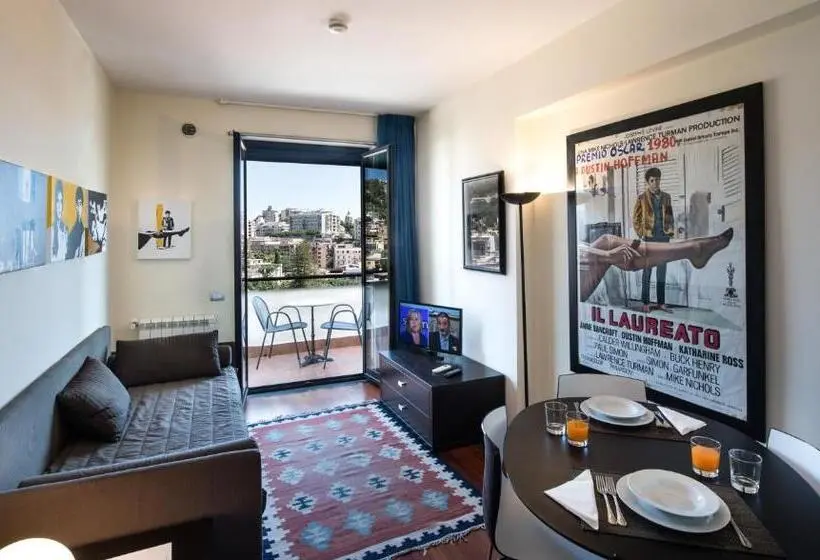 Deluxe Kolmen Hengen Huone, Residence Acqua Del Conte