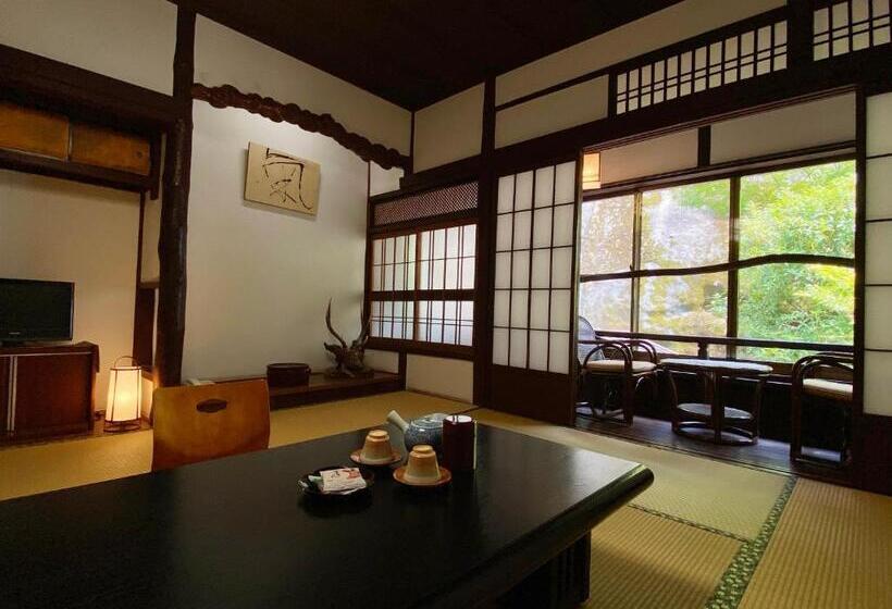 スタンダードルーム, Ryoso Kawaguchi