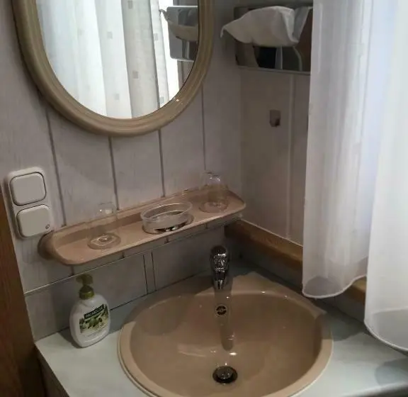 Standard Room, Pension Am Kirschberg