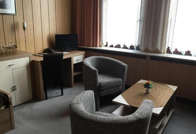 Habitació Triple Estàndard Bany Exterior, Pension Am Kirschberg