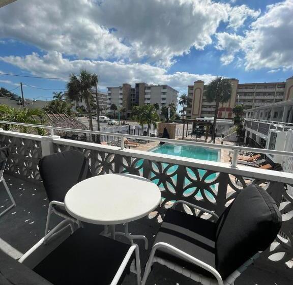 스탠다드 룸, Holiday Isles Resort