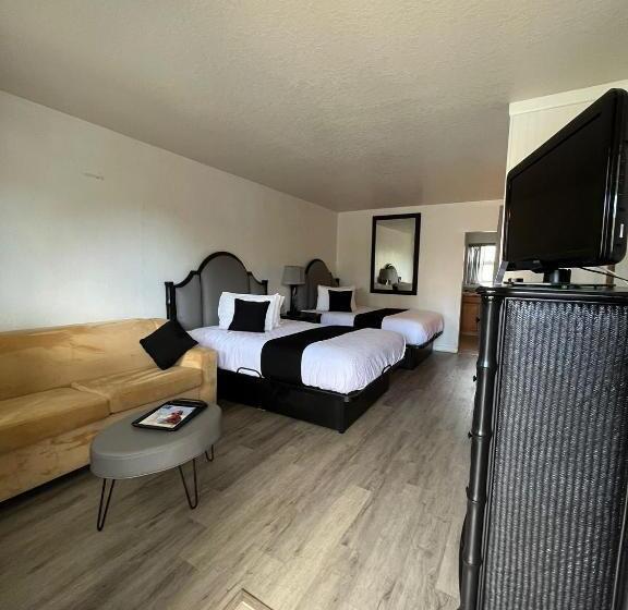 إستديو عائلى, Holiday Isles Resort