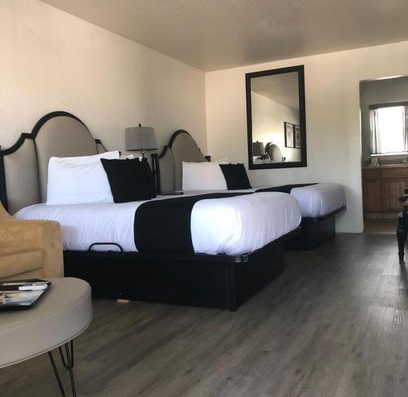 إستديو عائلى, Holiday Isles Resort