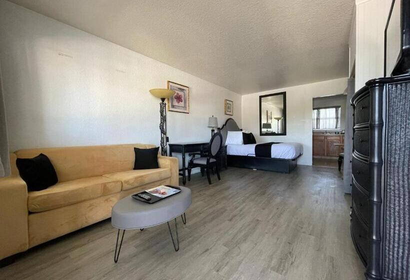 إستوديو قياسى سرير كينج, Holiday Isles Resort