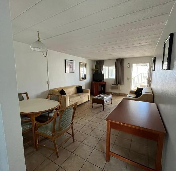 스위트, Holiday Isles Resort