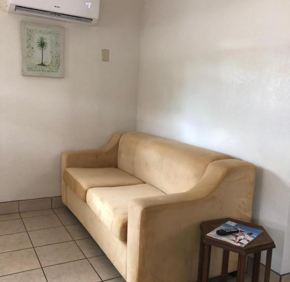 ‫فيلا غرفة نوم واحدة, Holiday Isles Resort