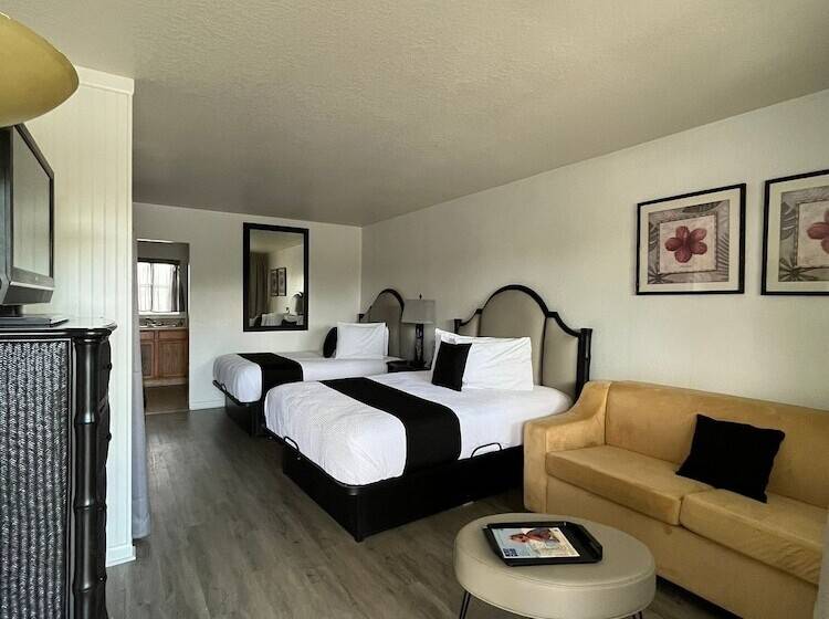 إستديو عائلى, Holiday Isles Resort