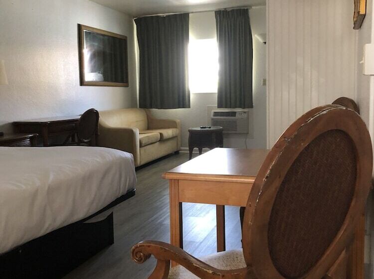 جناح, Holiday Isles Resort