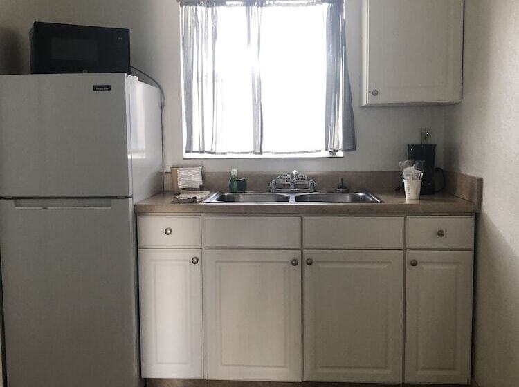 إستديو عائلى, Holiday Isles Resort