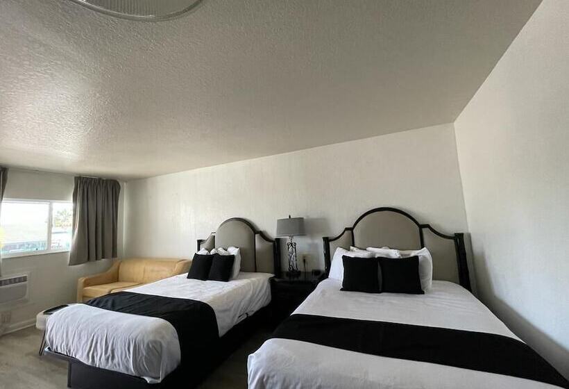 إستديو عائلى, Holiday Isles Resort