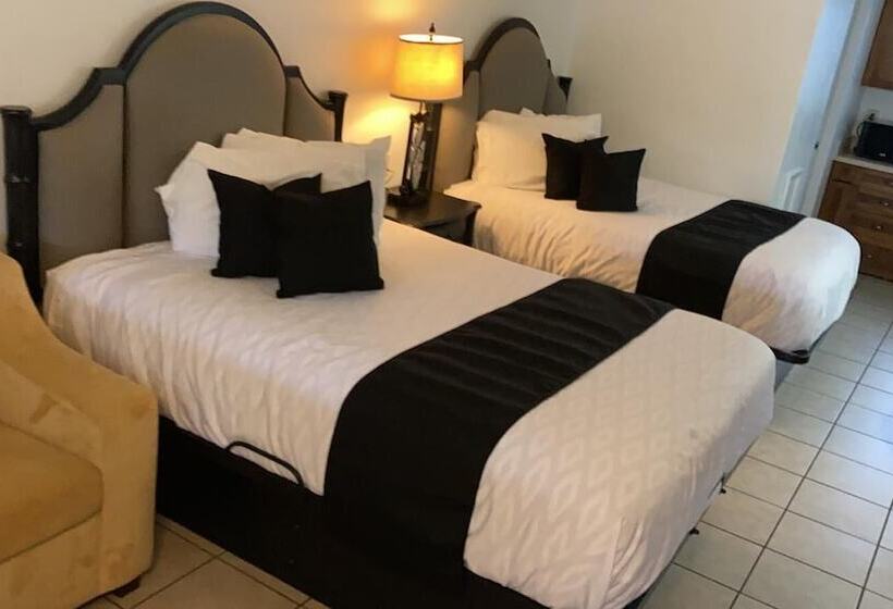 إستديو عائلى, Holiday Isles Resort