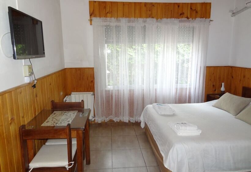 غرفة قياسية ثلاثية, Hostería Lida