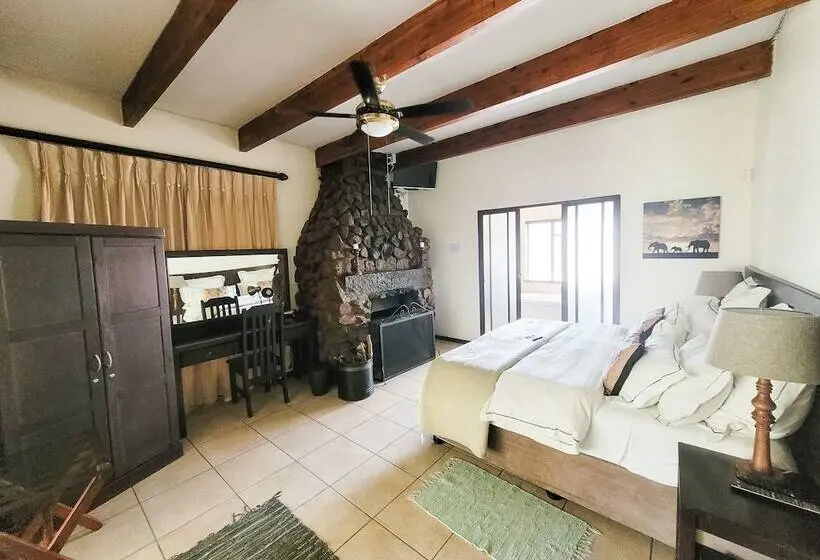 デラックススイート, Blue Hills Lodge
