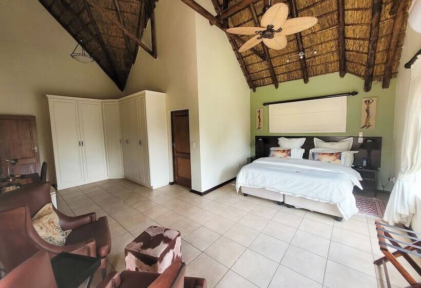 سوییت لوکس, Blue Hills Lodge