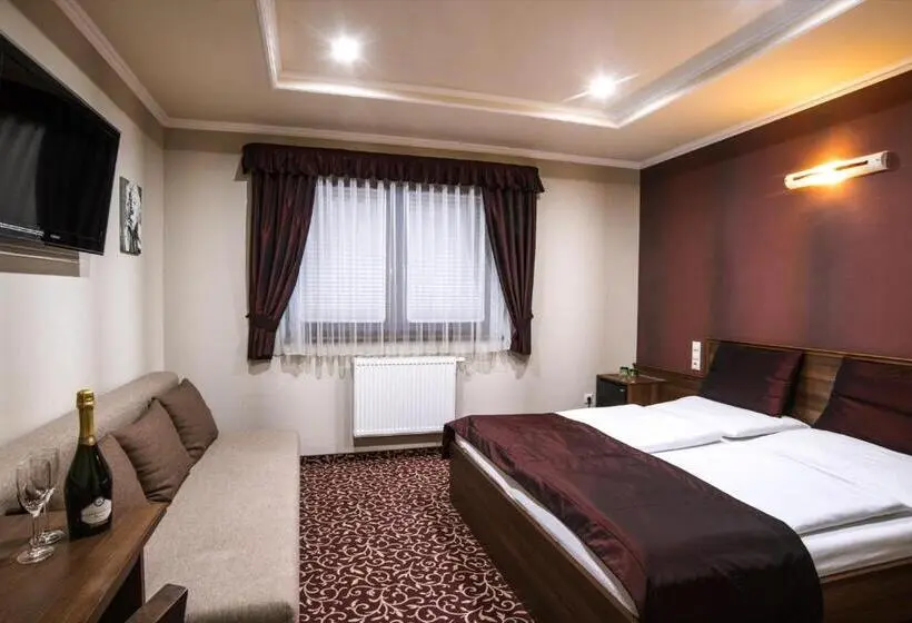اتاق استاندارد, Corvin Pension And Restaurant