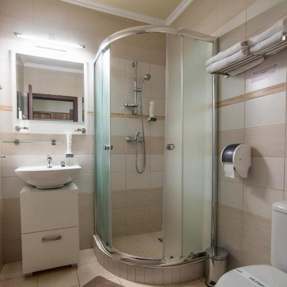 Номер Стандарт, Corvin Pension And Restaurant