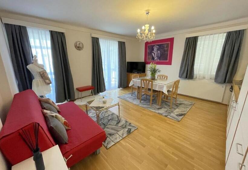 1 Bedroom Apartment Lake View, Gästehaus Gertrude