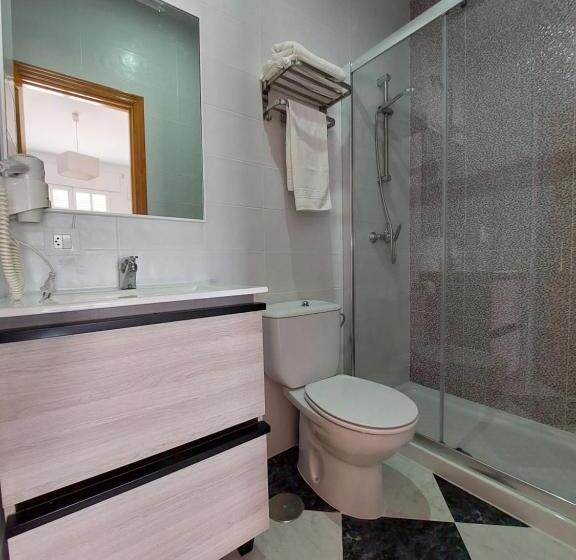 اتاق استاندارد سه نفره, Hostal Los Rosales