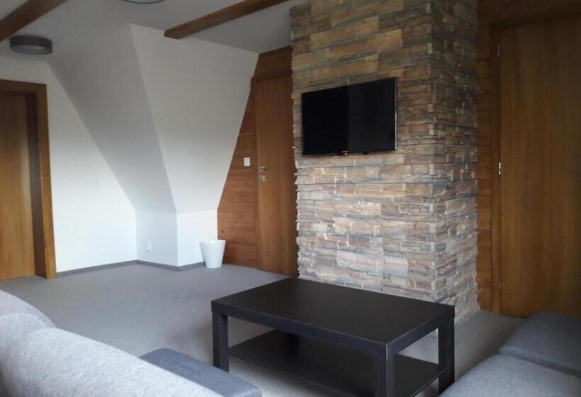 标准工作室, Penzión Chata Valaška