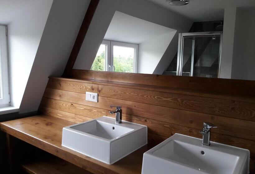 스탠다드 스튜디오, Penzión Chata Valaška