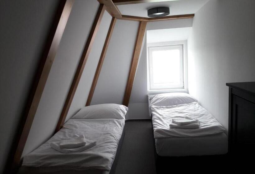 标准工作室, Penzión Chata Valaška