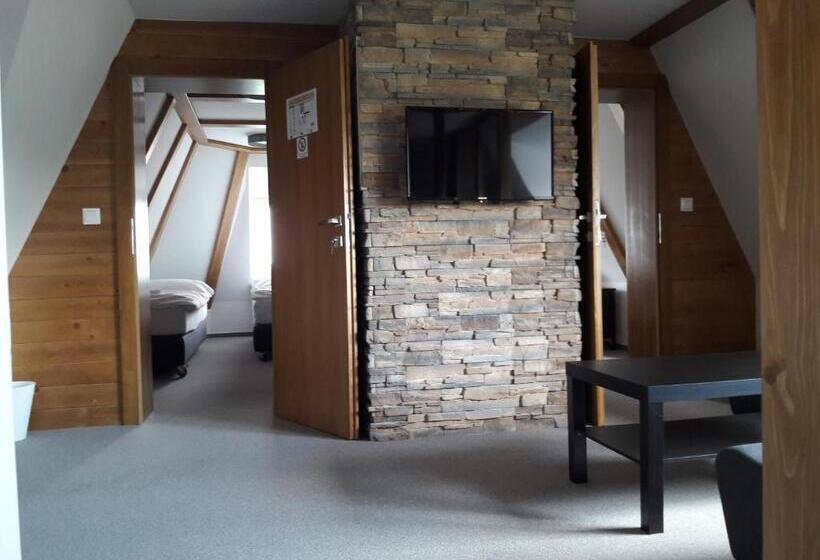 스탠다드 스튜디오, Penzión Chata Valaška