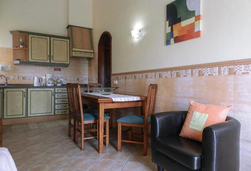 침실 2개 아파트, Residencia Julio