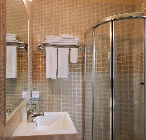 스탠다드 스튜디오, Residencia Julio