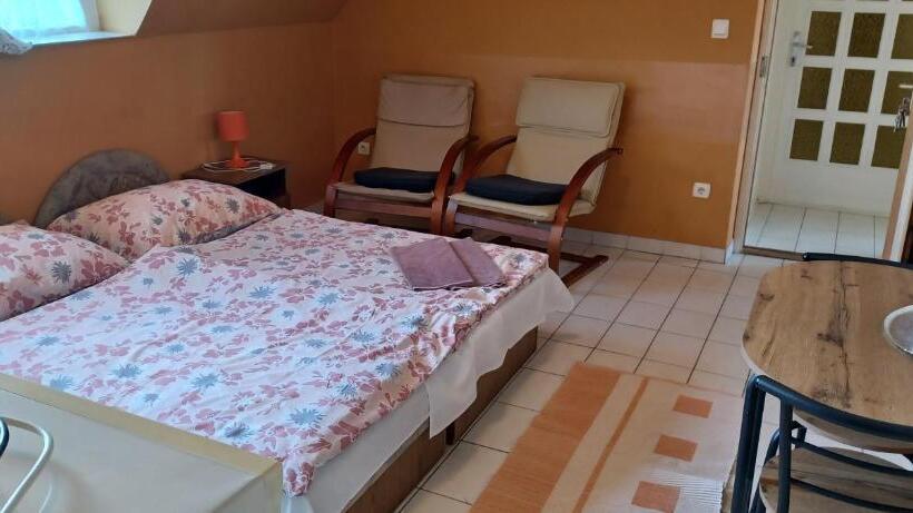 Номер Стандарт, Tarr Tímea Apartmanok