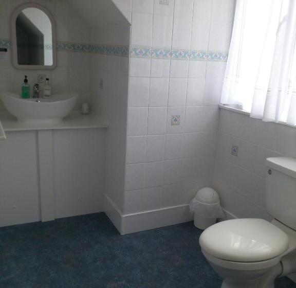 家庭海景房, The Quorn