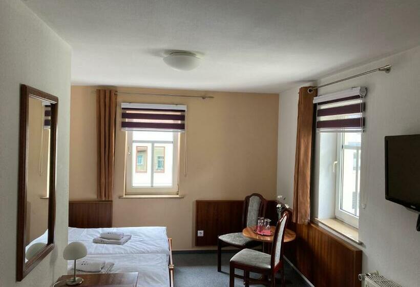 חדר סטנדרט, Pension Am Theater