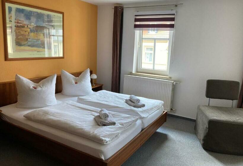 חדר סטנדרט, Pension Am Theater