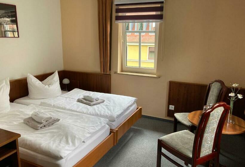 חדר סטנדרט, Pension Am Theater