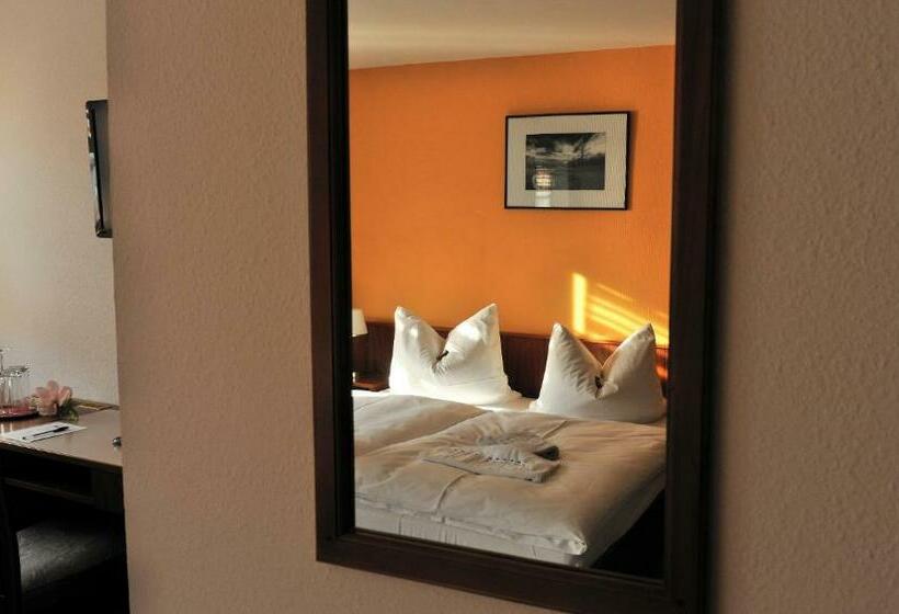 חדר סטנדרט, Pension Am Theater