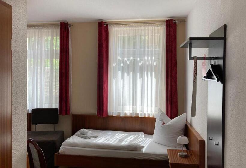 חדר סטנדרט, Pension Am Theater