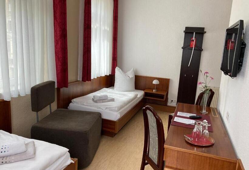 חדר סטנדרט, Pension Am Theater