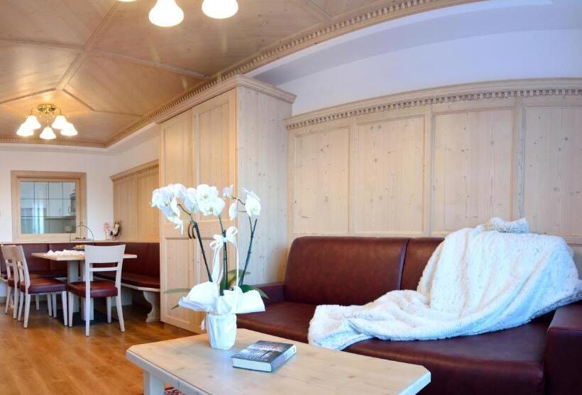 Апартаменты 1 Спальня с Балконом, Residence Isabell