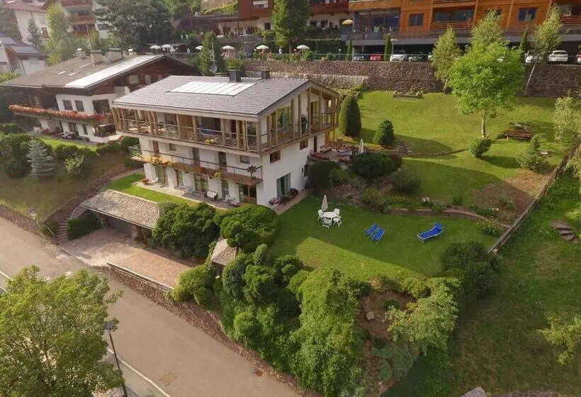 آپارتمان 1 خوابه, Residence Larciunei