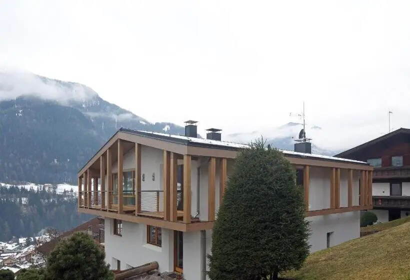 آپارتمان 1 خوابه, Residence Larciunei