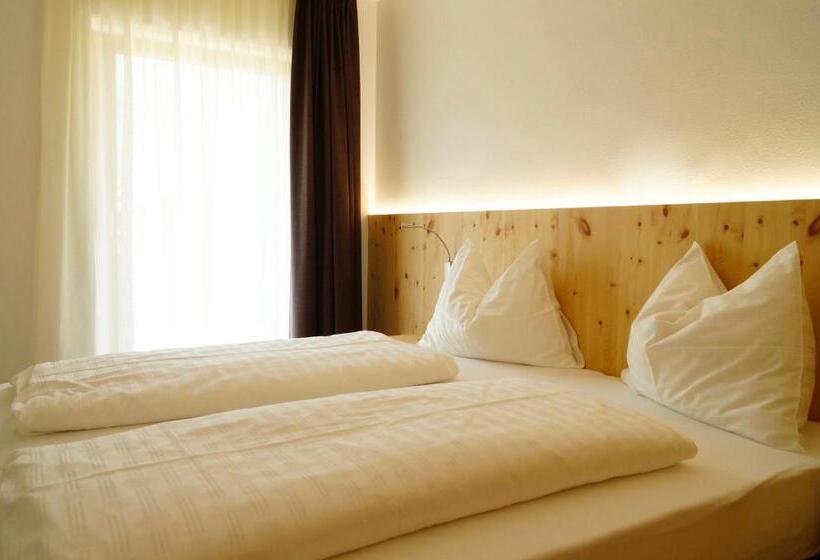 Апартаменты 1 Спальня, Residence Larciunei